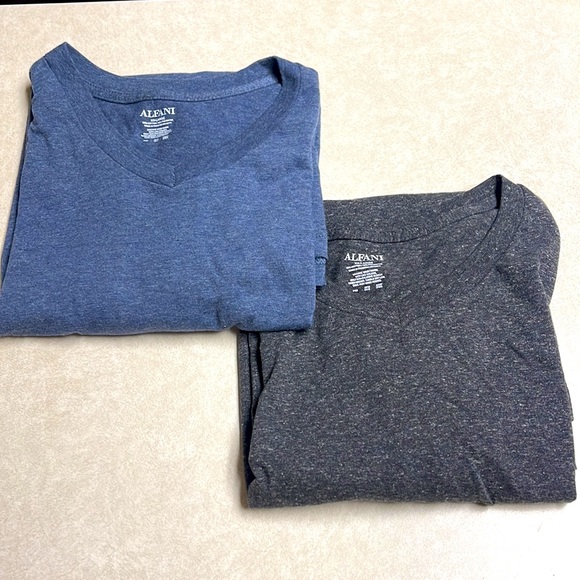 Men’s Alfani V-Neck T-Shirts Black and Blue Size XXL - Picture 1 of 7